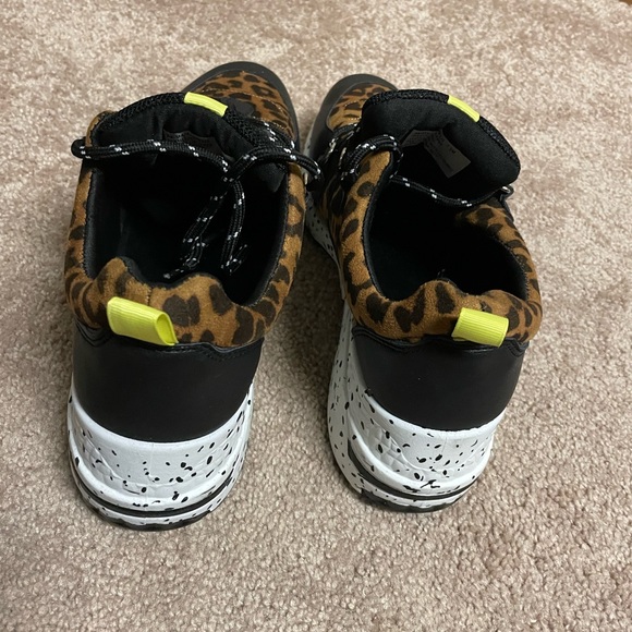 Madden Girl Sneakers - Picture 4 of 5